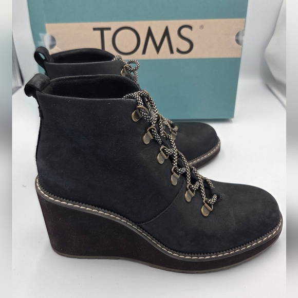 Toms Wedge Boot Melrose Black Water Resistant Lace Up Womens Size 8 New With Box - Picture 15 of 16